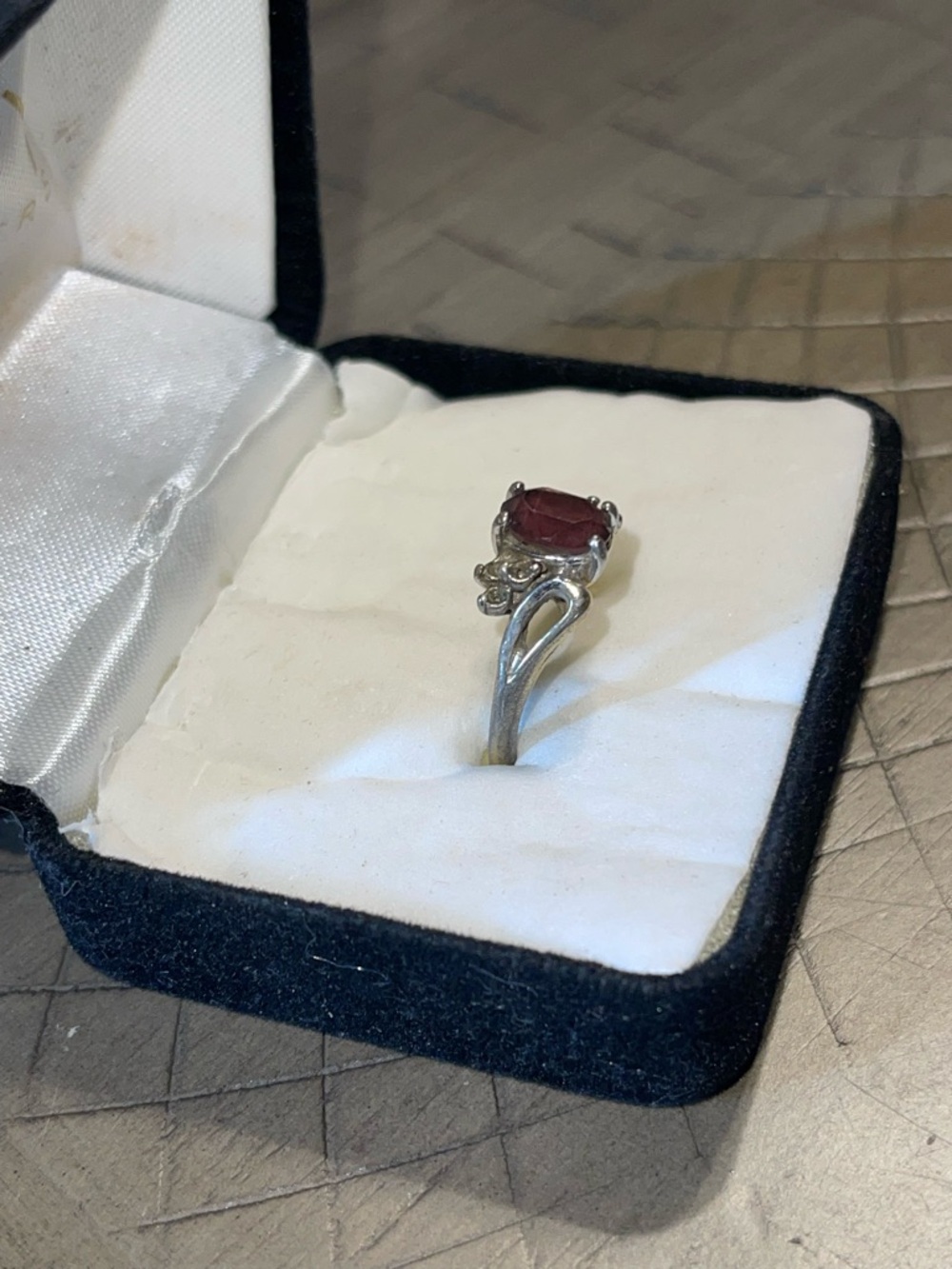 1 ring - Picture 2 of 2